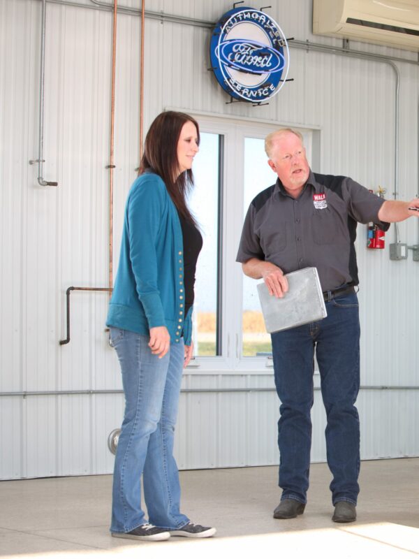 Collision repair consultation at Waln Repair auto body shop